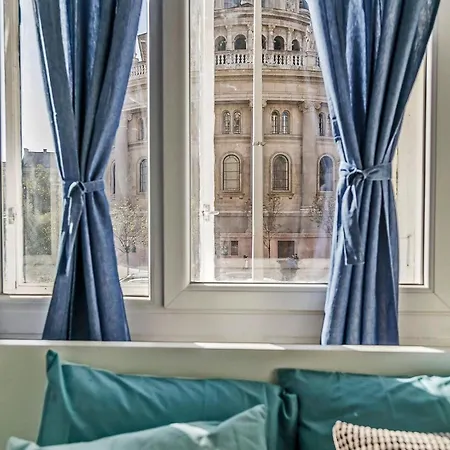 Apartment Cozy 4 Bedroom Overlooking The Basilica *