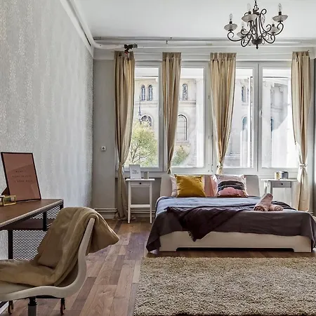 Cozy 4 Bedroom Overlooking The Basilica * Boedapest
