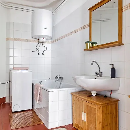 Cozy 4 Bedroom Overlooking The Basilica Appartement
