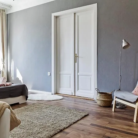 Cozy 4 Bedroom Overlooking The Basilica Boedapest