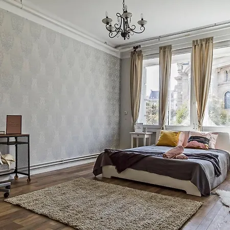 Appartement Cozy 4 Bedroom Overlooking The Basilica *