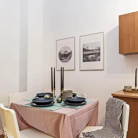 Cozy 4 Bedroom Overlooking The Basilica Appartement Boedapest