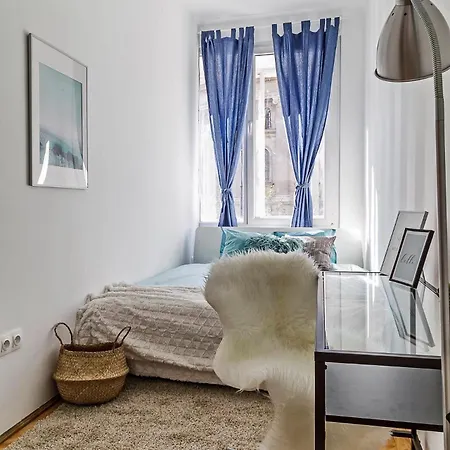 Appartement Cozy 4 Bedroom Overlooking The Basilica